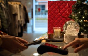 Holiday Shopping Season Sees Rising Threat of “Jugging” Crimes — What Shoppers Need to Know